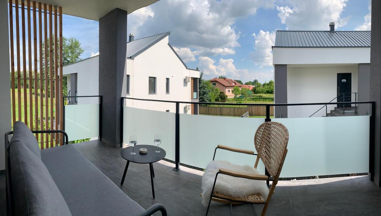 Genius Guest Unique Banovci Apartment Kültér fotó